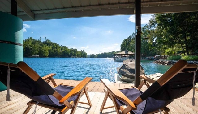 Cedar Cove on Lake Keowee! in Sunset