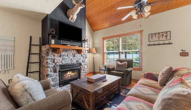 Cedar Ridge Cabin, Stonebridge Village in Branson West
