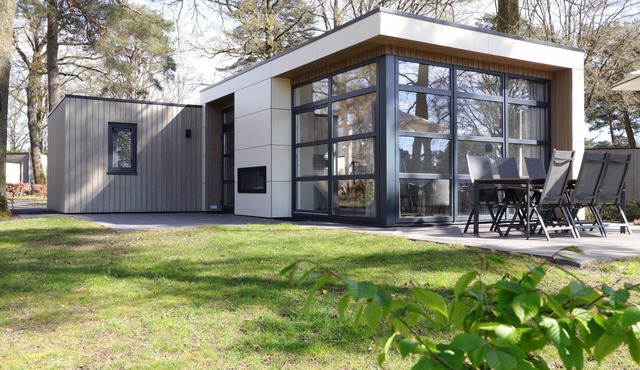 Chalet with 3 bedrooms and a terrace in Belfeld