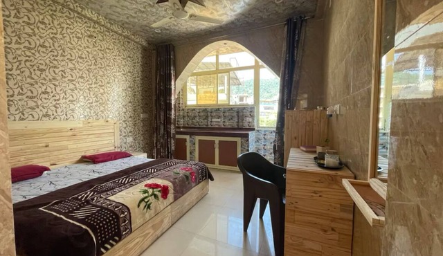 Charming 2-bedroom home in fabulous Rishikesh with WiFi, AC in Rishikesh