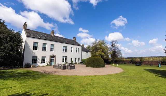 CHEVIOT MANOR, pet friendly, character holiday cottage in Wooler in Wooler