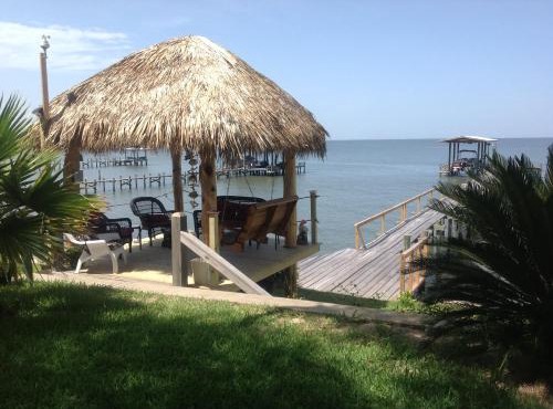 Come Friday Cottages in Bacliff