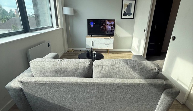 Comfortable one bedroom apartment located in old Trafford ! in Stretford