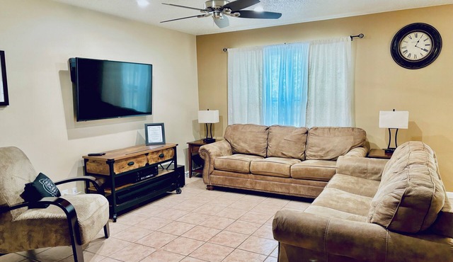Convenient, Quiet and Clean Home in Springdale