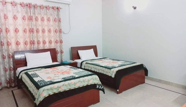 Cosy Inn Guest House : Twin Room in Karachi
