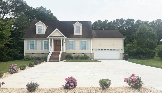 Cottage on Snug Harbor, minutes from O.C. beaches, Berlin, and Assateague. in Berlin