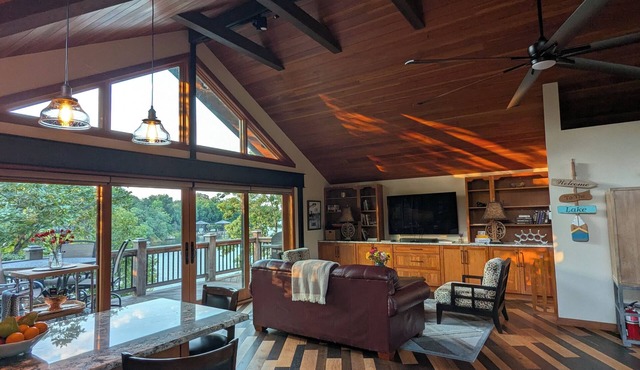Cozy Loft on Treetop Cove in Lake Ozark
