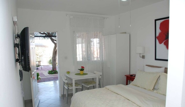 Cozy Studio with Desert View in Arad