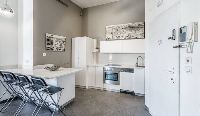 Crazy Duplex In Flea Market by Holiday-rentals in Tel Aviv-Yafo