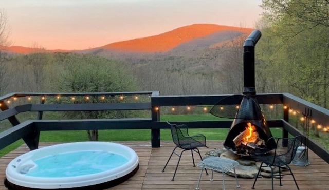 Crows Nest Mtn. Chalet - Hot Tub, Mtn Views, Dog Friendly in Fleischmanns