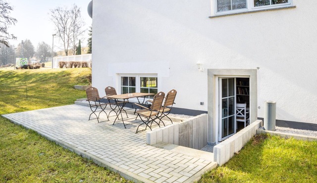 Apartment 'Terrace' with Private Terrace and Wi-Fi in Föritztal OT Neuhaus-Schierschnitz