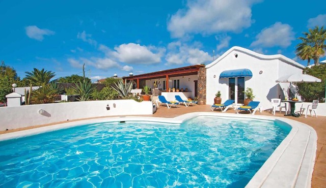 Dos Piedras in Puerto del Carmen