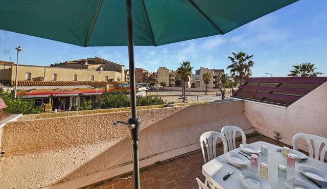 Duplex 2-room apartment near beach, private parking in Marseillan-Plage