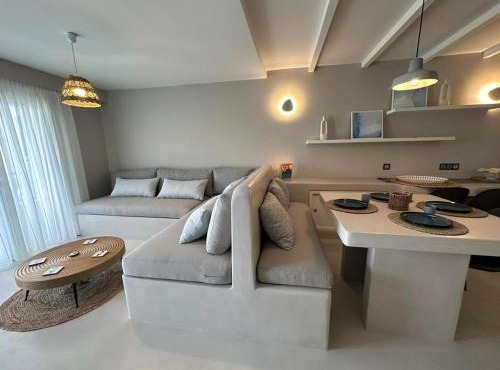 Elements - Air & Water Apartment by Hostandros in Gavrio