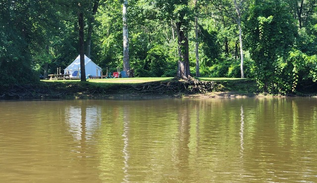 Enchanting Bell Tent in Fennville in Fennville