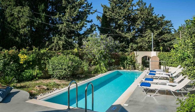 Exclusive Villa with detached family room 70m from the sea in Argostoli