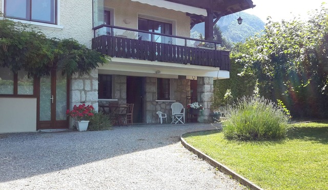 F3 ground floor of a villa on the lake in Veyrier-Du-Lac