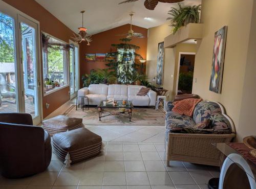 FIFA Basecamp with 2 Kitchens, 5BR, 4 Baths in Kansas City