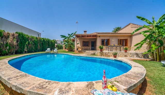 Finca Rosas 28 with private pool in Mallorca in Manacor