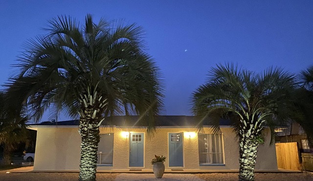 Fully Renovated, Steps from Beach with Gulf Views. Pet Friendly! in Panama City Beach