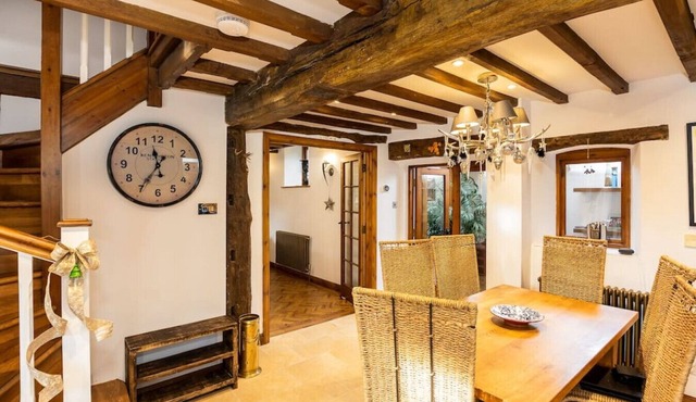 Granary Cottage - Luxury Barn Conversion in Weston Subedge