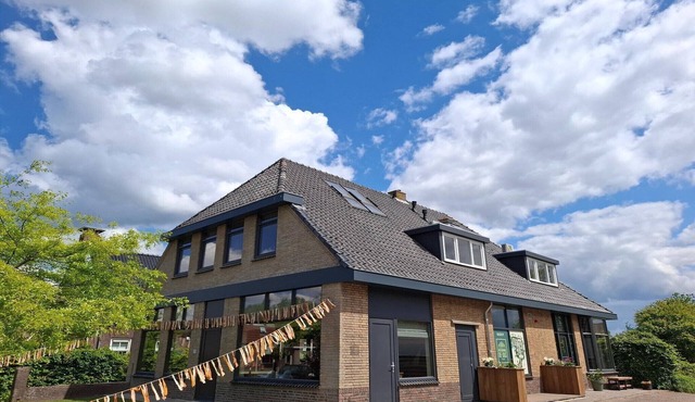 Group accommodation for 40 guests in Scherpenzeel (FR)