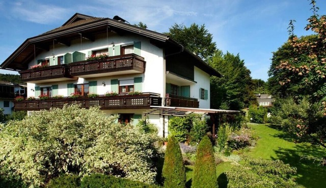 Haus Elisabeth Comfortable holiday residence in Krumpendorf