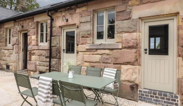 HAZEL COTTAGE - FOLD YARDS, family friendly in Alderwasley in Belper