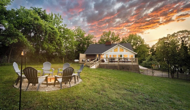 "Hillside on Benton"- Walkable Restored Mid-Century- Near Fort L. Wood/RT 66 in Waynesville