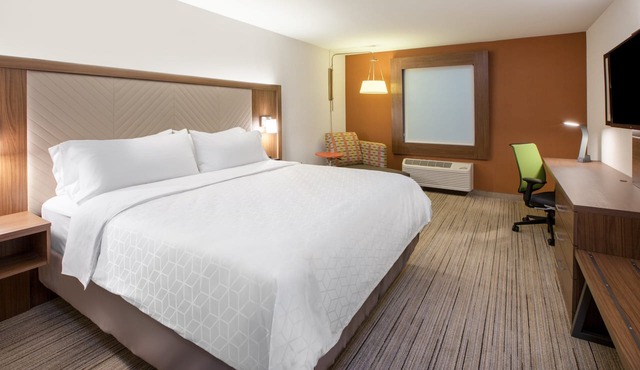 Holiday Inn Express Brevard City Center by IHG in Brevard