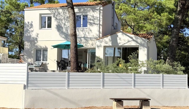 House 200m beach 3 bedrooms special price depending on period. in La Tranche-Sur-Mer