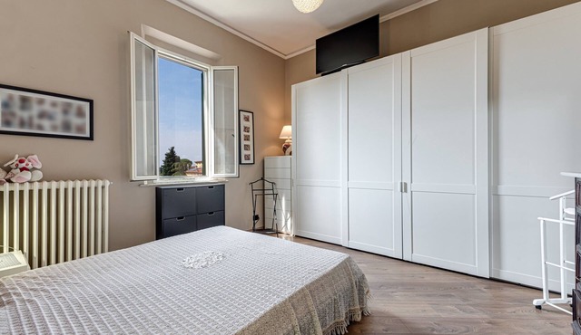 House of Flowers holiday home with balcony and Wi-Fi in Montopoli vald’arno