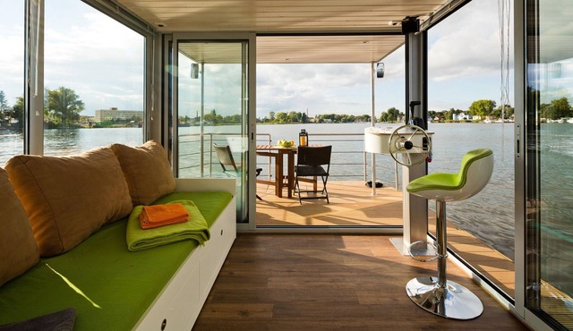Houseboat on the Dahme in Niederlehme