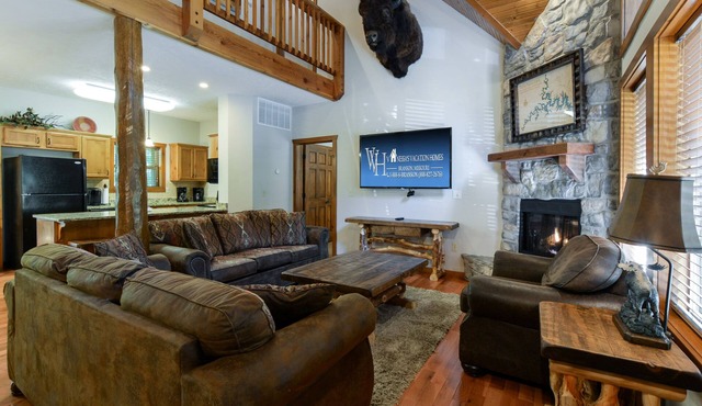 Indoor Pool - Sleeps 22 - 8 King Beds - Right by SDC - Vanessa's Vacation Homes in Branson