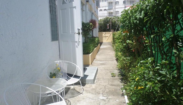 Inniss Apartment By The Beach in Saint James