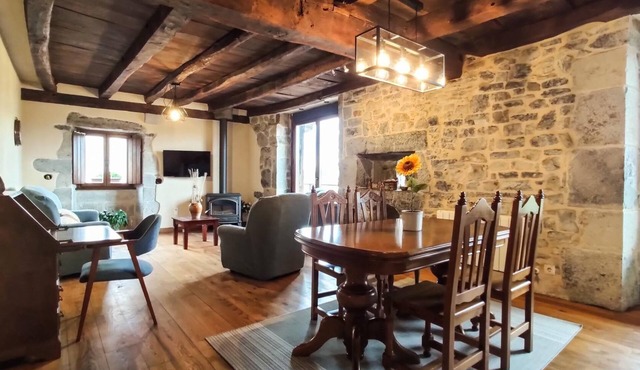 Juansarenea -Suzar: Spacious, cozy house with views in Navarre in Arruitz