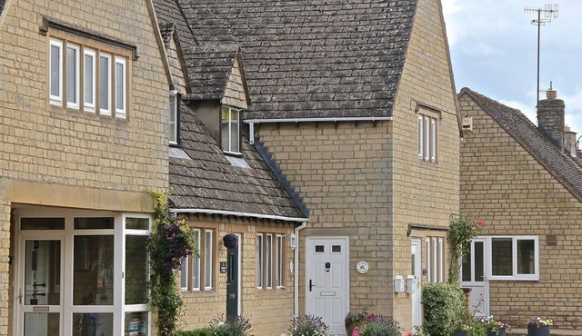 Kate's Cottage, Bourton-On-The-Water in Cheltenham
