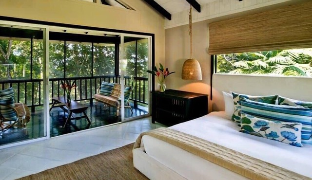 King Jungle Suite overlooking the jungle and surrounded by the nature in Punta Gorda
