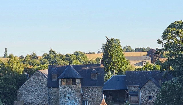 La Hardonnière Vacation Rental with Pool and Hot Tub in Couesmes-Vaucé