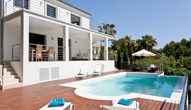 Large Modern Villa, private pool, very close to Portals beach & luxurious Marina in Costa d'en Blanes