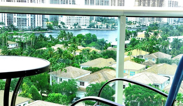 Lovely Condo with Intracoastal and Ocean Views! in Sunny Isles Beach