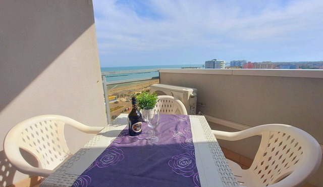 Lunch with a breathtaking view! Beachfront apartment in the center of Lido di Pomposa in Comacchio