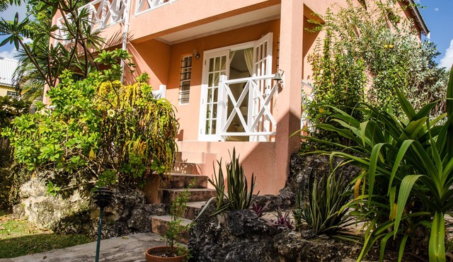 Luxurious self-catering villas available for short-term holiday rental in Prospect