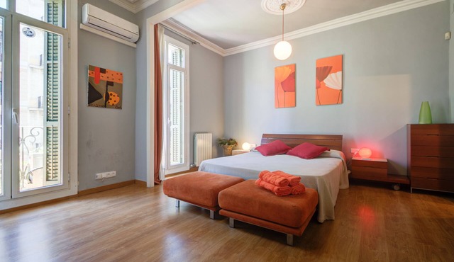 Luxurious, spacious and modern apartment in a superb central location. in Barcelona