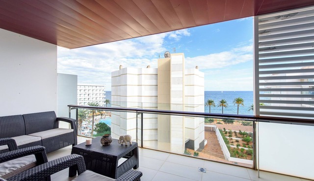 Luxury beachfront apartment in Eivissa