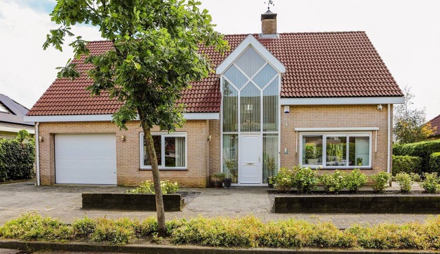 Luxury beachfront vacation villa | Sleeps 9 in Wemeldinge