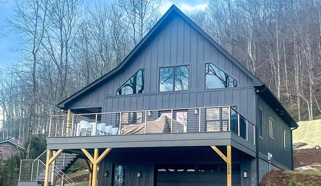 Luxury Mountain Escape in Hendersonville