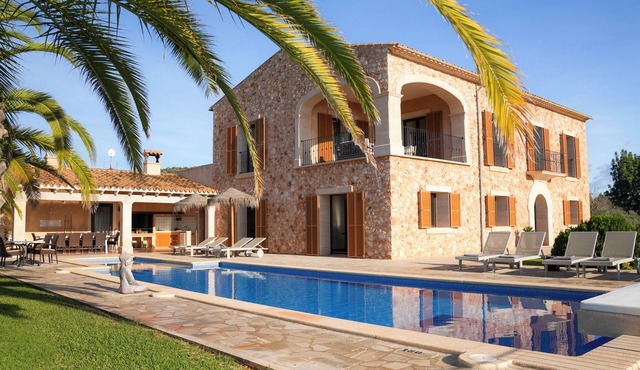 MANSION SES OLIVERES - LUXURY VILLA WITH DISTANT SEA-VIEWS AND PRIVATE POOL in S'Horta