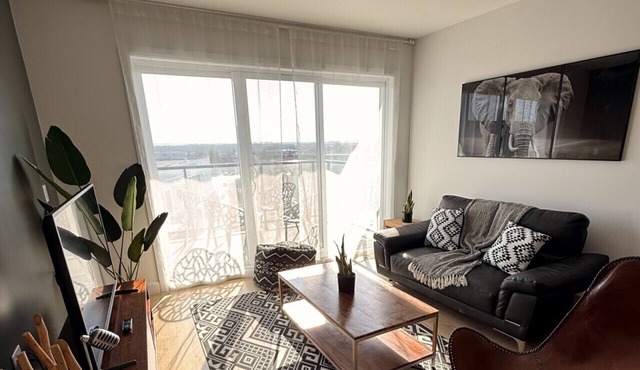 Modern 1-Bedroom Apartment in Quebec | Le Prisme in Québec