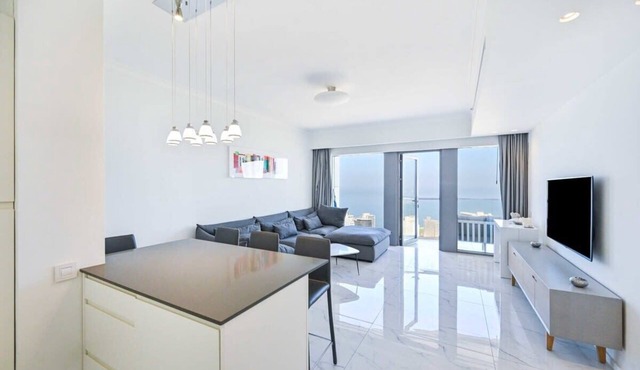 Modern 2BR Amazing Sea View W/Parking by HolyGuest in Tel Aviv-Yafo